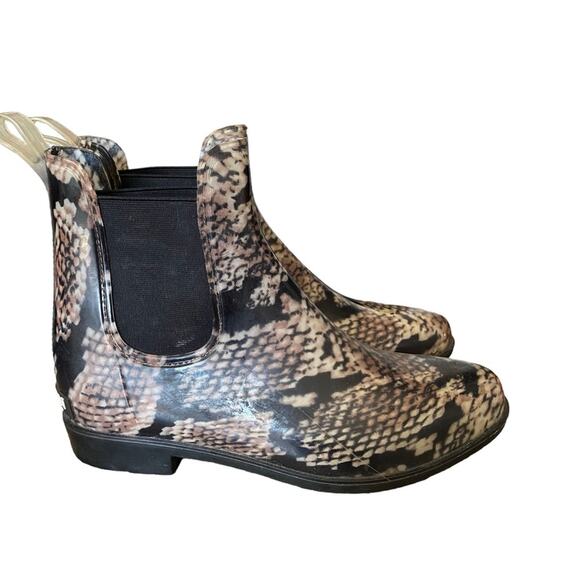 Lauren Ralph Lauren Tally Bo Rai Snakeskin Print Rubber Ankle Pull On Booties 9 - Picture 2 of 7